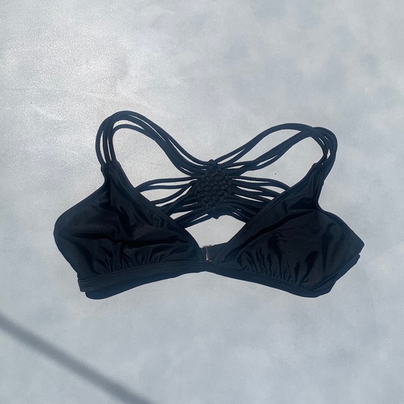 Black bikini top…. a strap that hooks in the back…. beautiful back detail.. - Picture 2 of 8